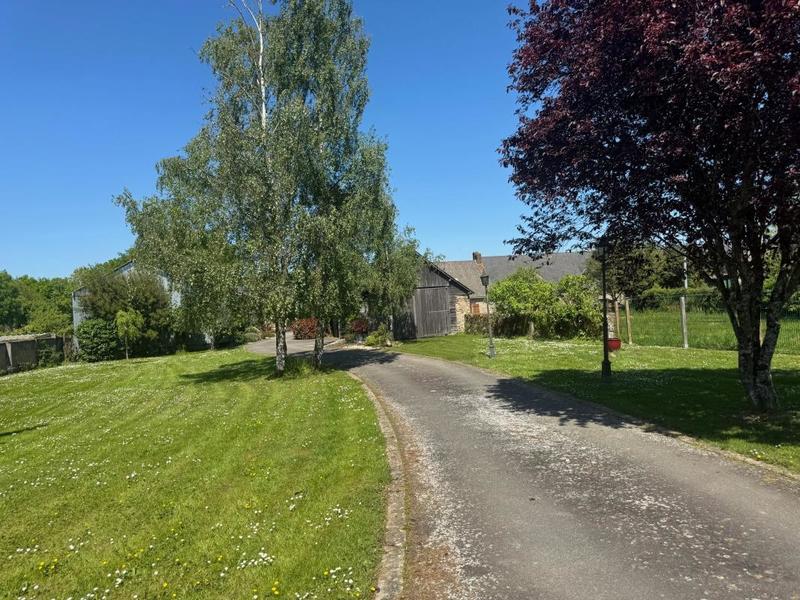 Maison - 252 m² - 6 pièces