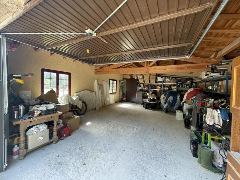 Maison traditionnelle - 210 m² - 6 pièces