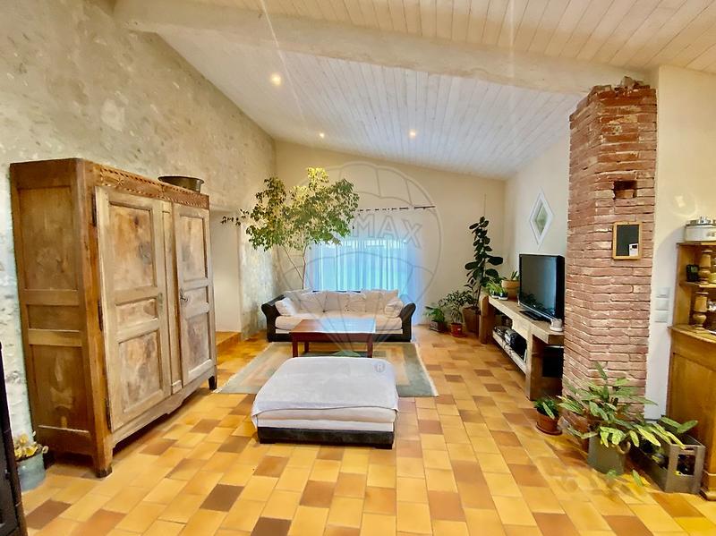 Longère - 430 m² - 5 pièces