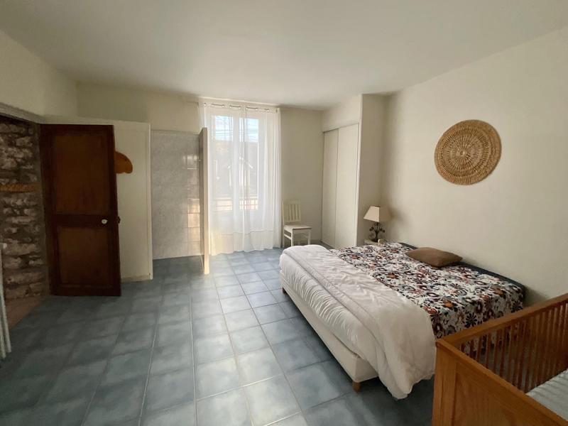 Maison - 210 m² - 6 pièces