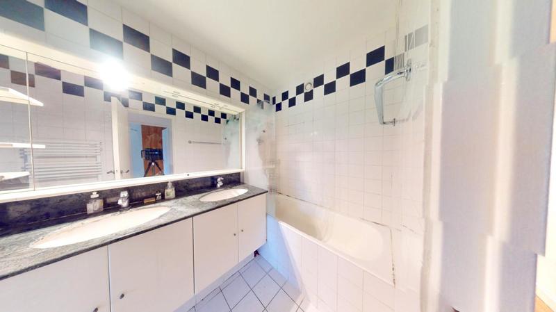 Appartement - 102 m² - 4 pièces