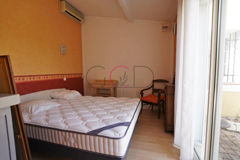 Villa - 235 m² - 9 pièces