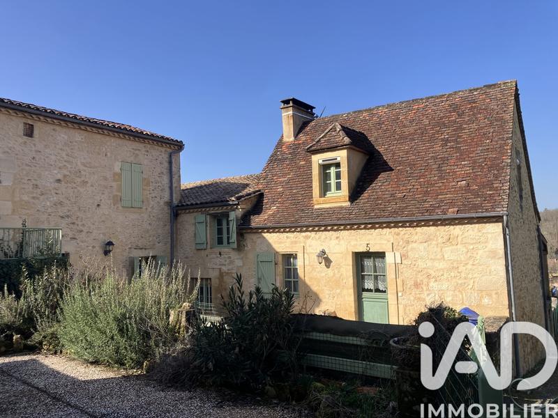 Maison de village - 304 m² - 16 pièces