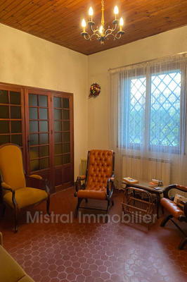 Propriété - 195 m² - 9 pièces