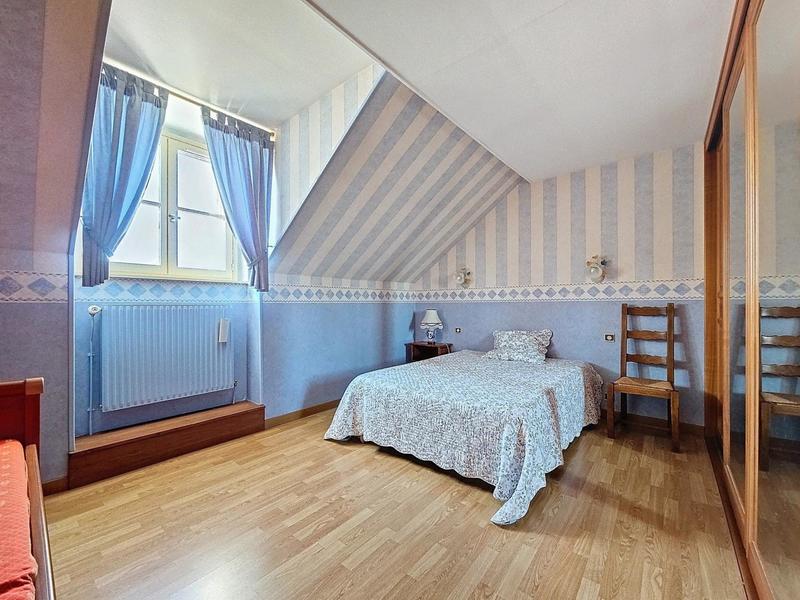 Maison - 178 m² - 8 pièces