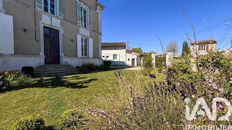 Maison - 229 m² - 7 pièces
