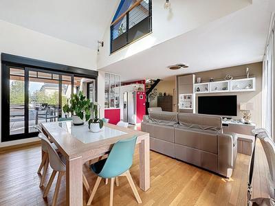 Appartement - 102 m² - 4 pièces