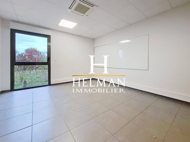 Bureau - 331 m² - 14 pièces