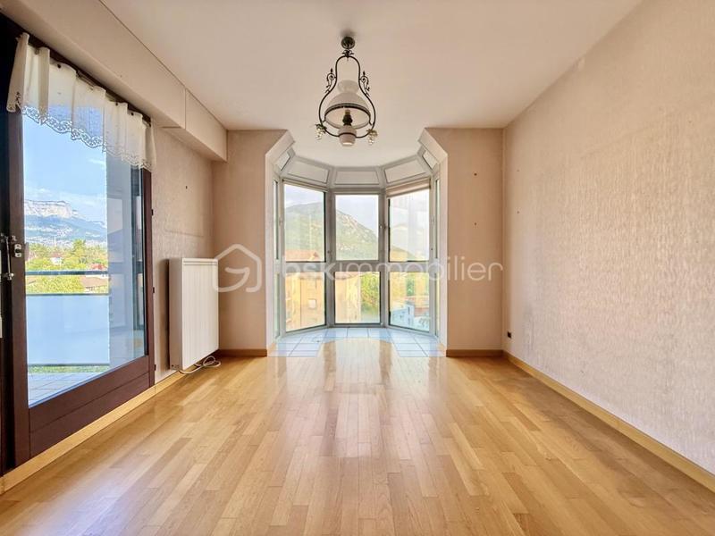 Appartement - 80 m² - 3 pièces
