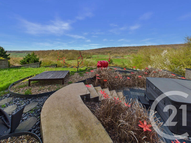 Maison - 245 m² - 8 pièces