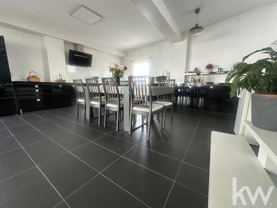 Maison - 300 m² - 6 pièces