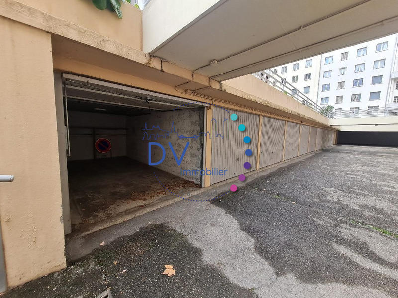 Parking / Garage - 12 m²