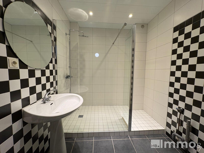 Appartement - 90 m² - 4 pièces