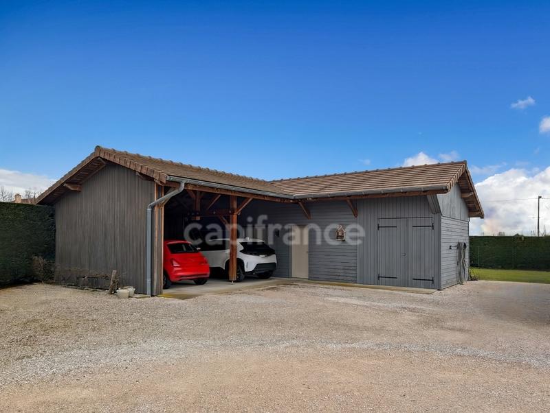 Maison - 246 m² - 9 pièces