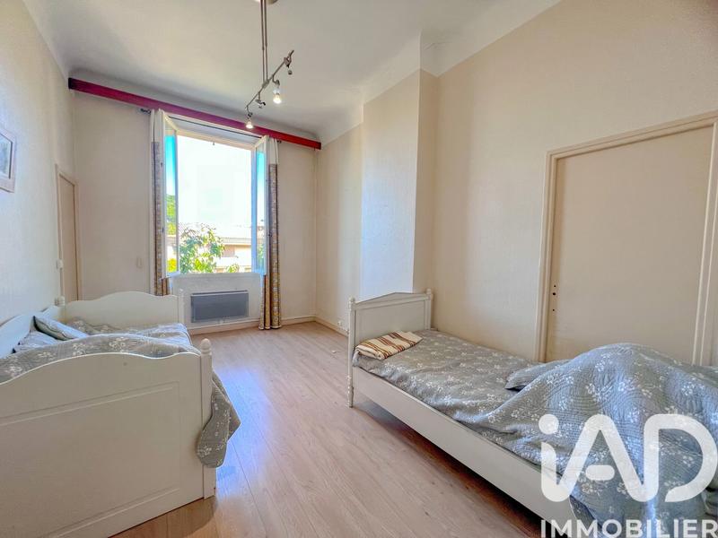 Appartement - 229 m² - 10 pièces