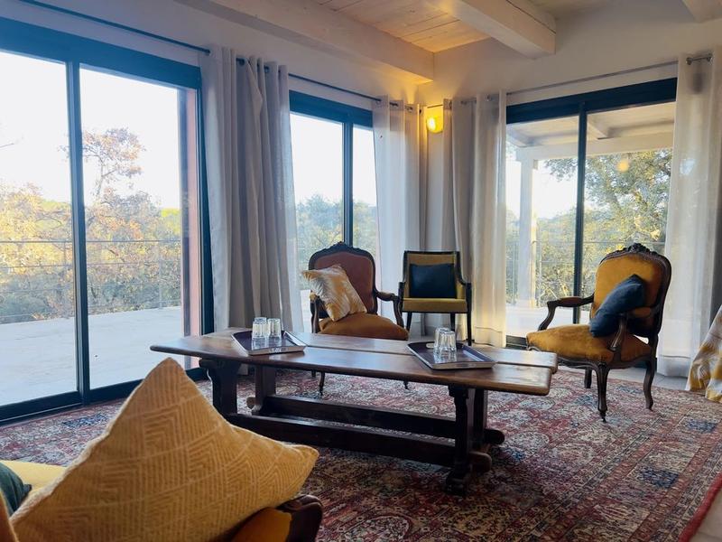 Maison - 281 m² - 12 pièces