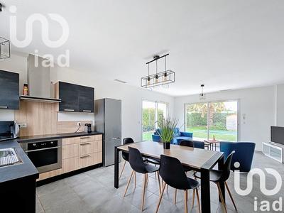 Maison - 93 m² - 4 pièces