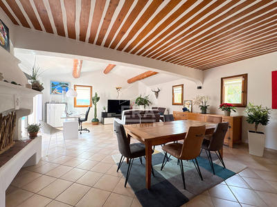 Maison - 200 m² - 7 pièces