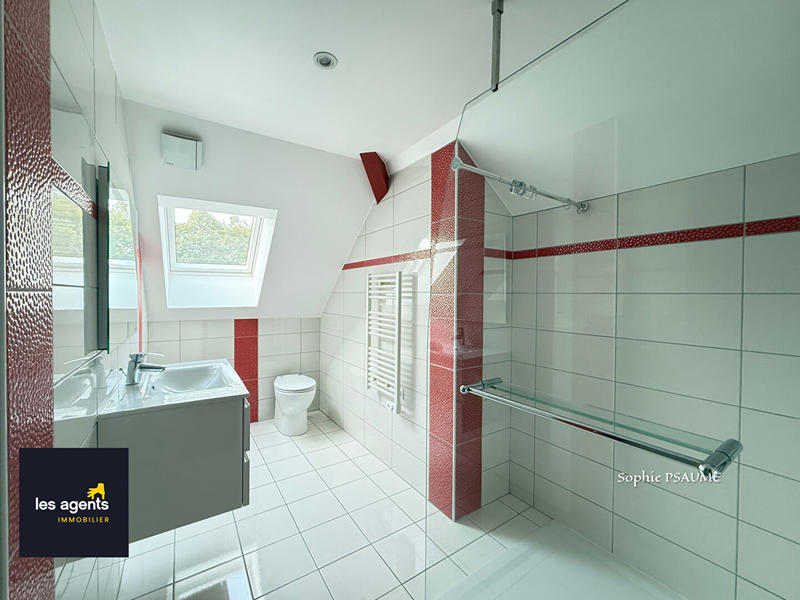 Maison - 260 m² - 9 pièces