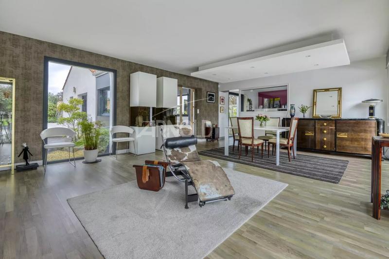 Maison - 191 m² - 8 pièces