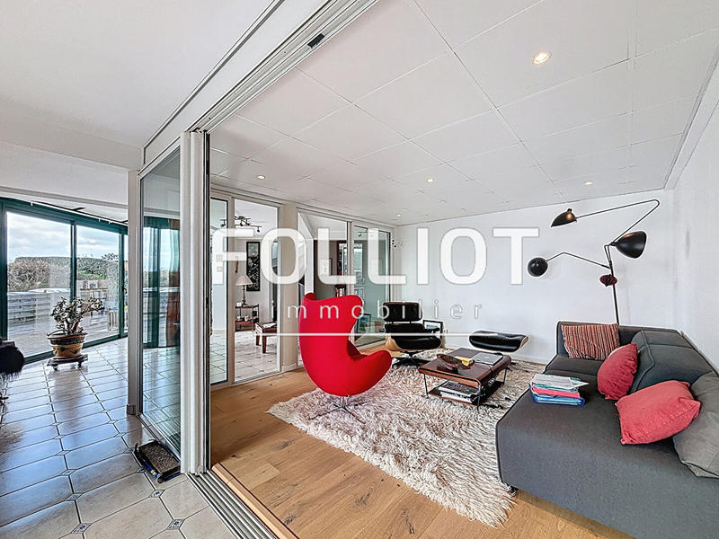 Maison - 246 m² - 11 pièces