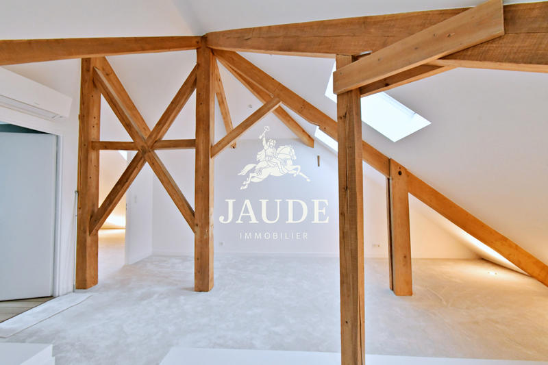 Appartement - 202 m² - 5 pièces