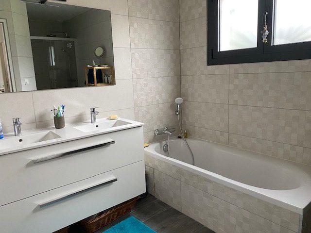 Maison - 143 m² - 5 pièces