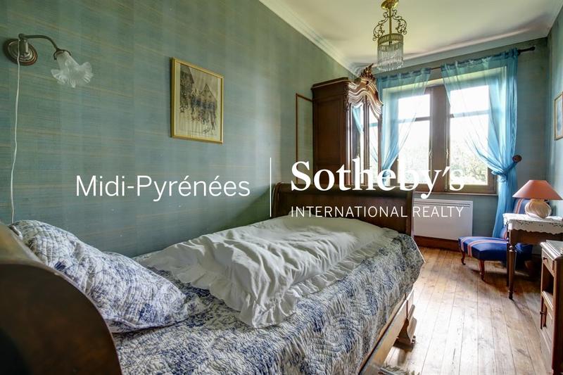 Château - 302 m² - 8 pièces