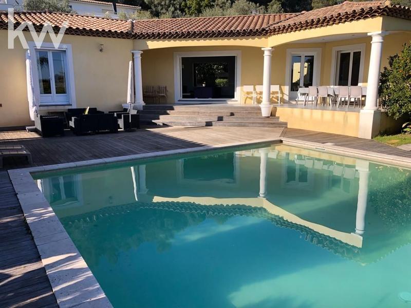 Maison d'architecte - 221 m² - 9 pièces