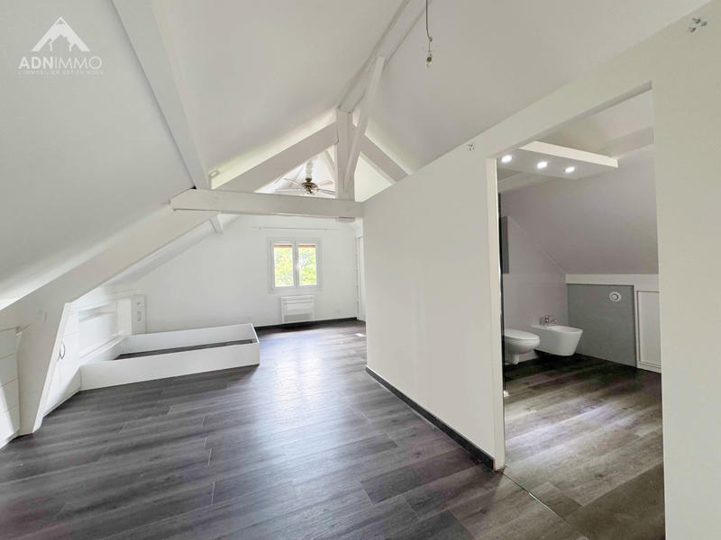 Maison - 204 m² - 5 pièces