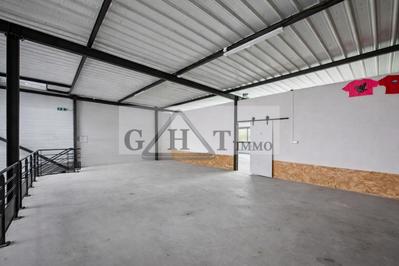 Entrepôt - 379 m²