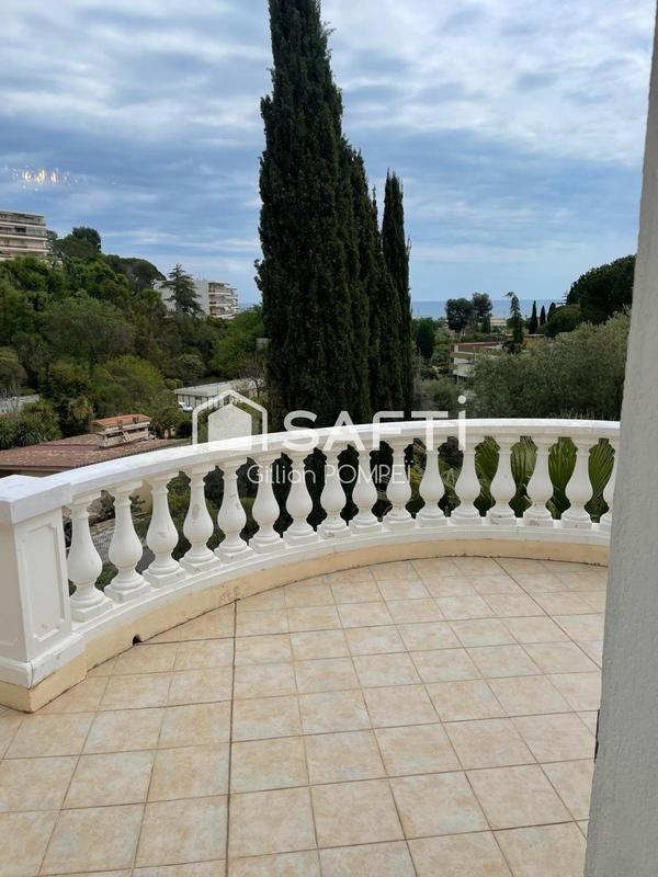 Villa - 232 m² - 6 pièces