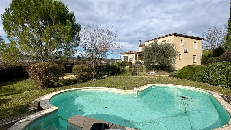 Villa - 175 m² - 6 pièces