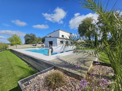 Maison - 162 m² - 6 pièces