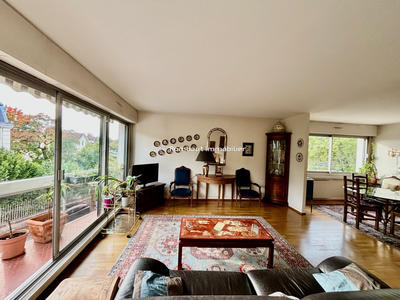 Appartement - 85 m² - 5 pièces