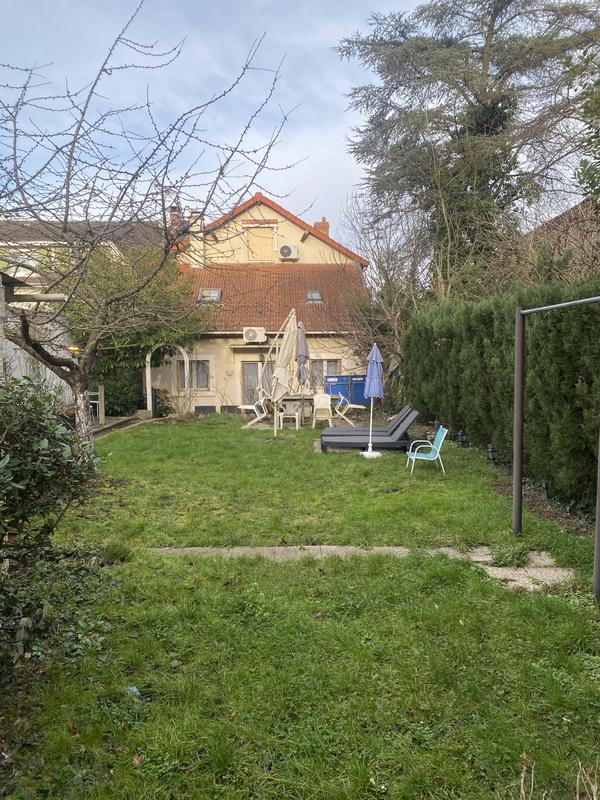 Maison - 110 m² - 6 pièces