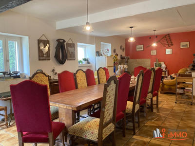 Maison - 299 m² - 12 pièces