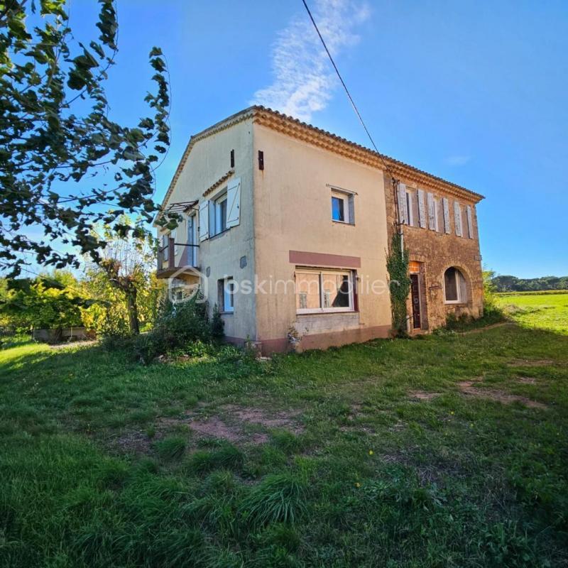 Maison jumelée - 300 m² - 9 pièces