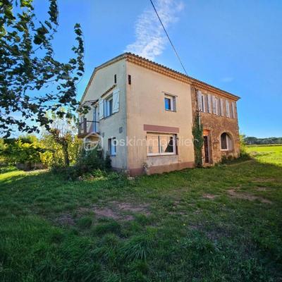 Maison jumelée - 300 m² - 9 pièces