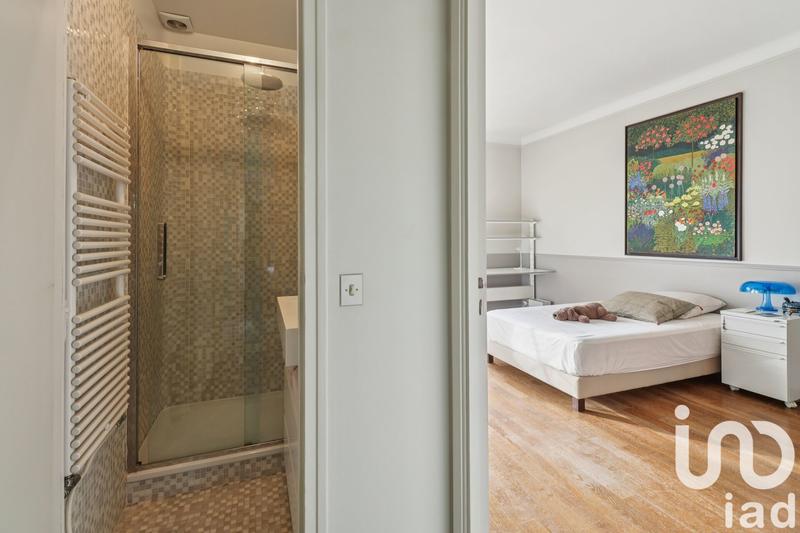 Maison - 250 m² - 8 pièces