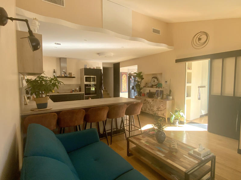 Maison - 300 m² - 7 pièces