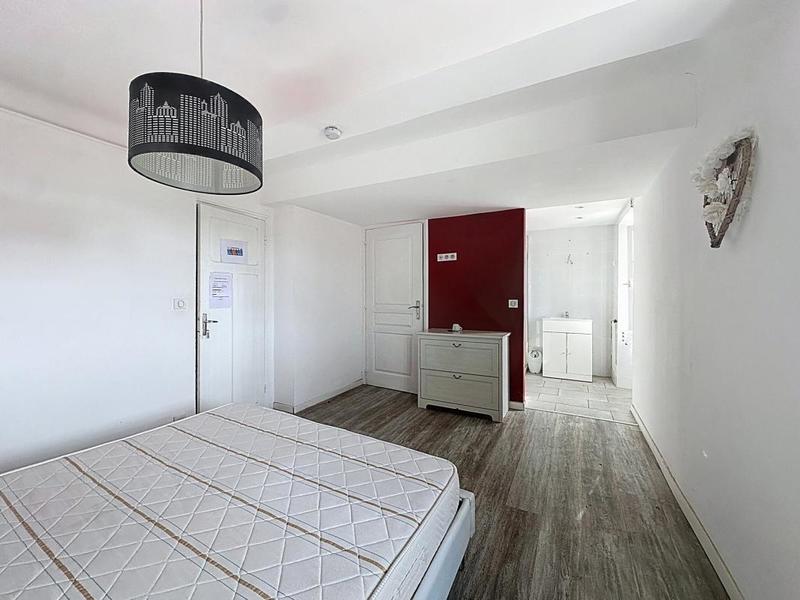 Mas - 350 m² - 6 pièces