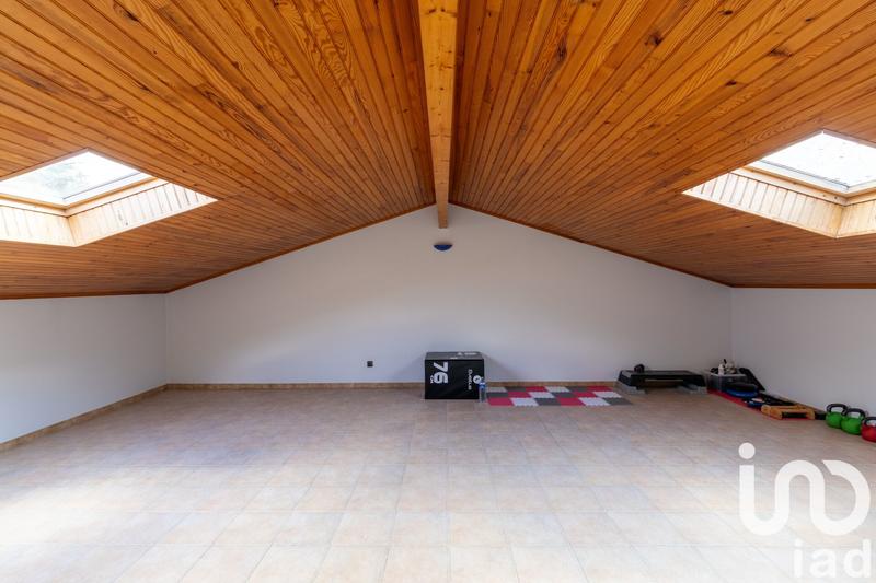 Maison - 240 m² - 5 pièces