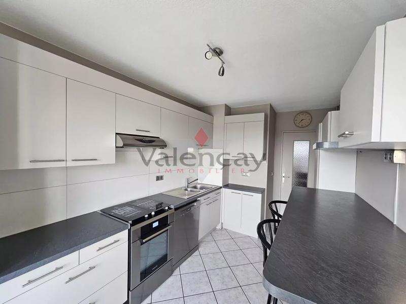 Appartement - 79 m² - 4 pièces