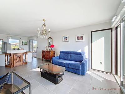 Appartement - 100 m² - 5 pièces