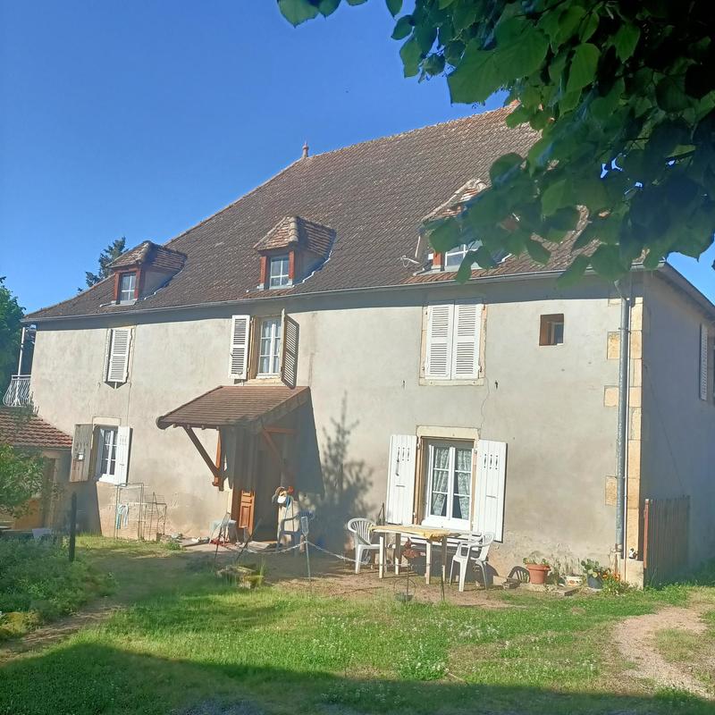 Propriété - 200 m² - 12 pièces