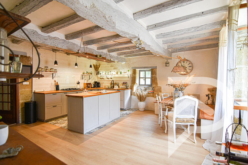 Maison - 140 m² - 5 pièces