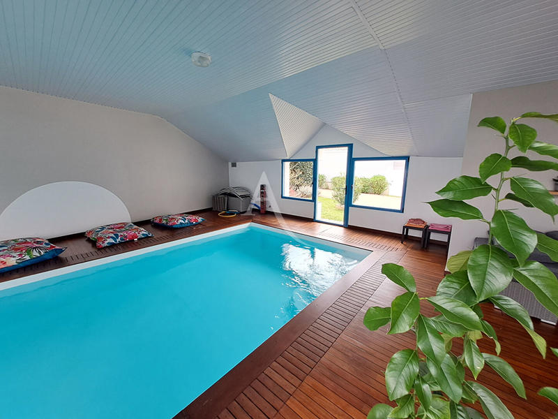 Maison - 223 m² - 7 pièces