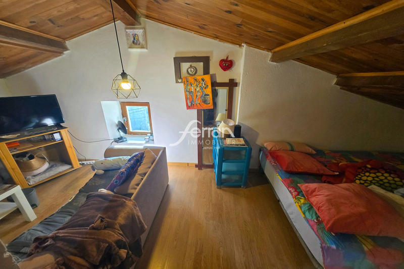 Appartement - 90 m² - 3 pièces