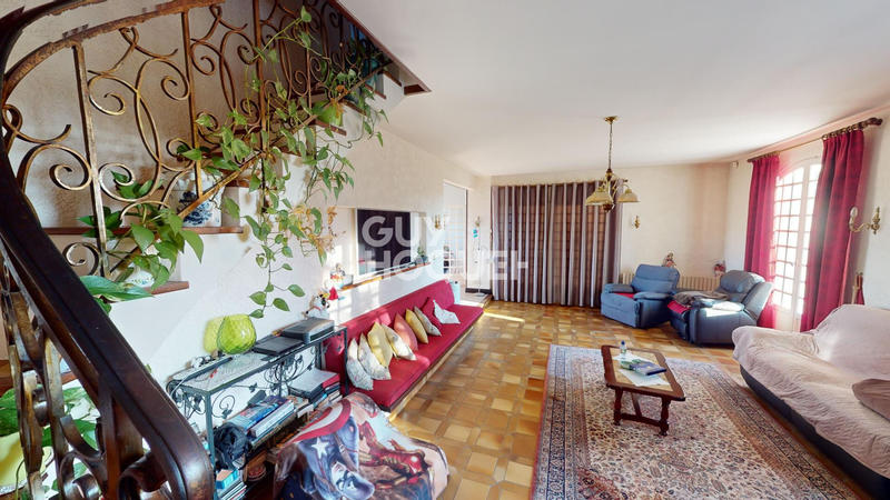 Maison - 195 m² - 7 pièces